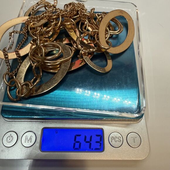 VTG Gold Tone Statement Necklace w/Textured Gold Metallic Geometric Rings - Picture 6 of 7